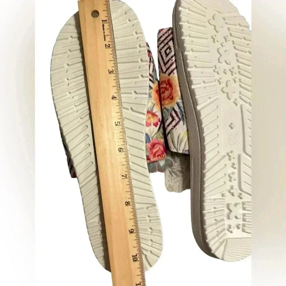 Women's Flower Pattern Flat Sandals Casual Open Toe Summertime Size 9.5 NWOT - Picture 11 of 11